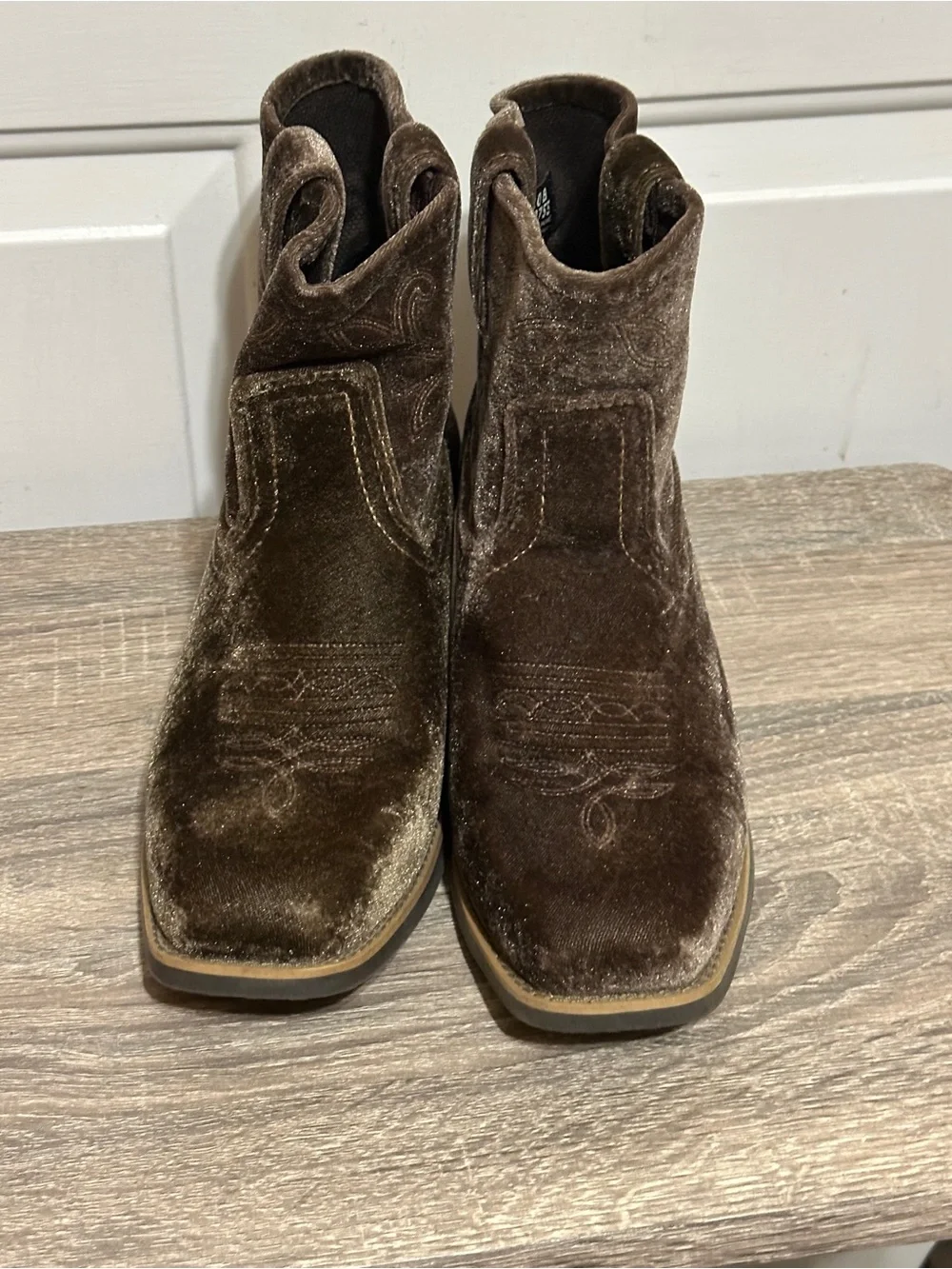 Justin Gypsy L9755 Cowboy Ankle Boot Brown Women's 10B Velvet Square Toe EUC